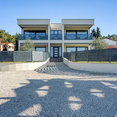 Adria 3 By Guide Appartement *